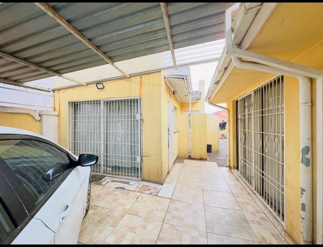 3 BEDROOM HOUSE FOR SALE IN ZAKARIYYA PARK
